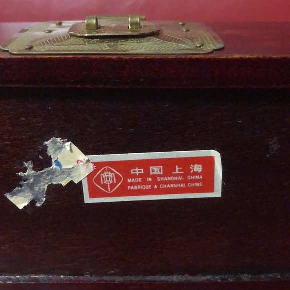 Antique Shanghai China Cherry wooden Jewelry Box with key & lock. - Picture 7 of 10